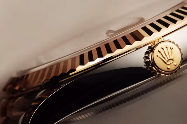 corners-keep-exploring-rolex-watches-1945_oyster_perpetual_datejust_1802jva_m126333_0010_1802jva_002